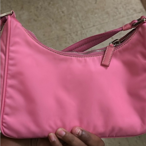Reselling this Prada purse I bought  on here an I couldn’t return it - Picture 3 of 5